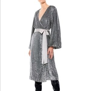 Alice and Olivia size 4 silver sequin dress or jacket or duster